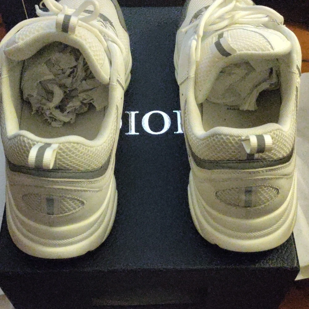 Used Dior B22 White Sneakers - Picture 5 of 6